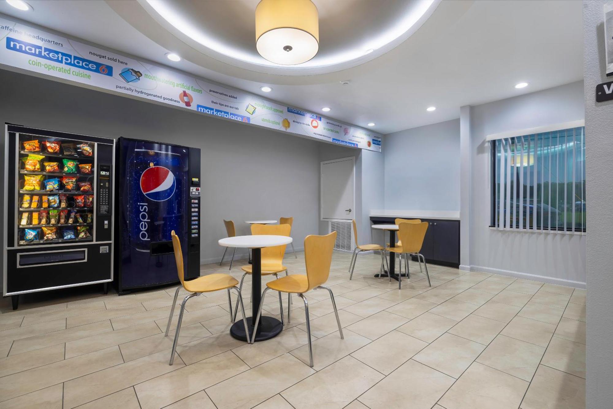 Motel 6 Texas City I-45 المظهر الخارجي الصورة